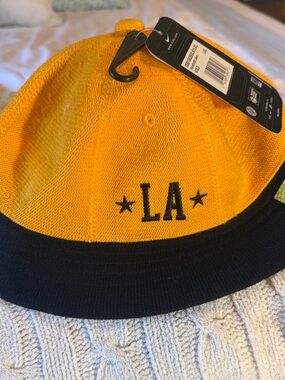 Y2K-era Nike Los Angeles Lakers knit bucket hat NWT